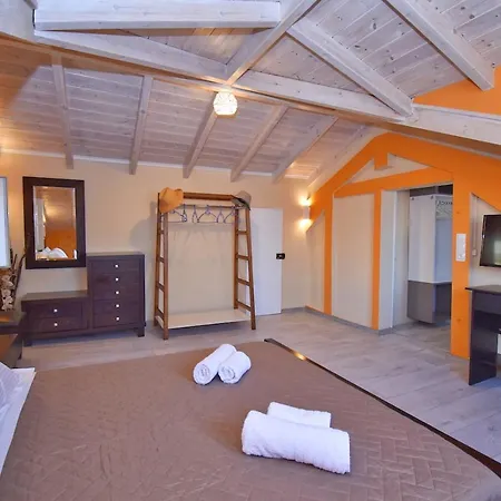 Apartmán Elpida's House *